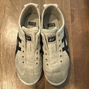 Tiger Onitsuka Sneakers Tan and Black